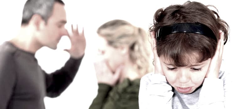 La distinzione tra il reato di maltrattamenti contro familiari o conviventi e quello di atti persecutori aggravati da una relazione affettiva